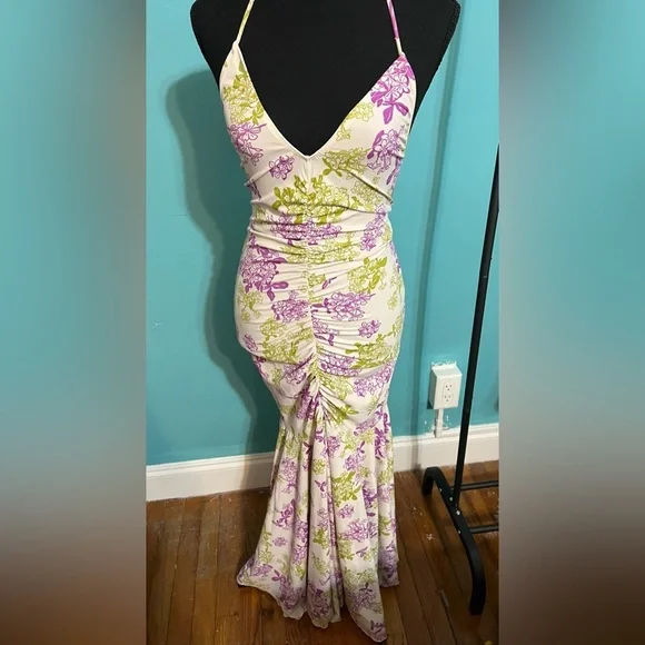 #150 Beautiful gown with mermaid skirt - Picture 2 of 8